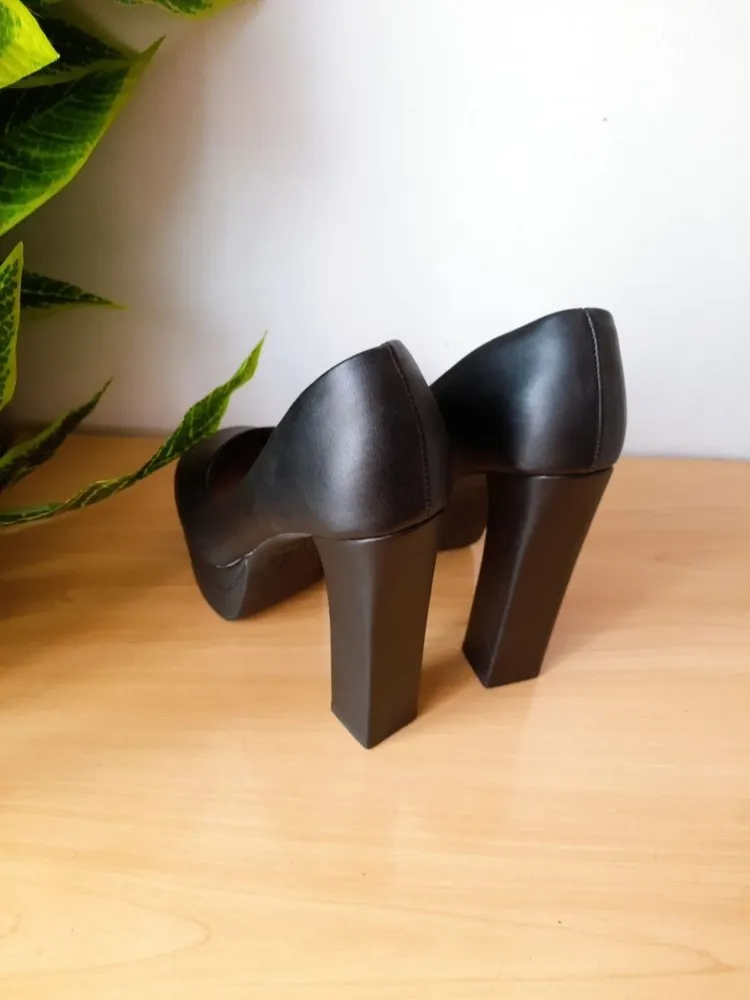 sapato preto plataforma mariotta 36