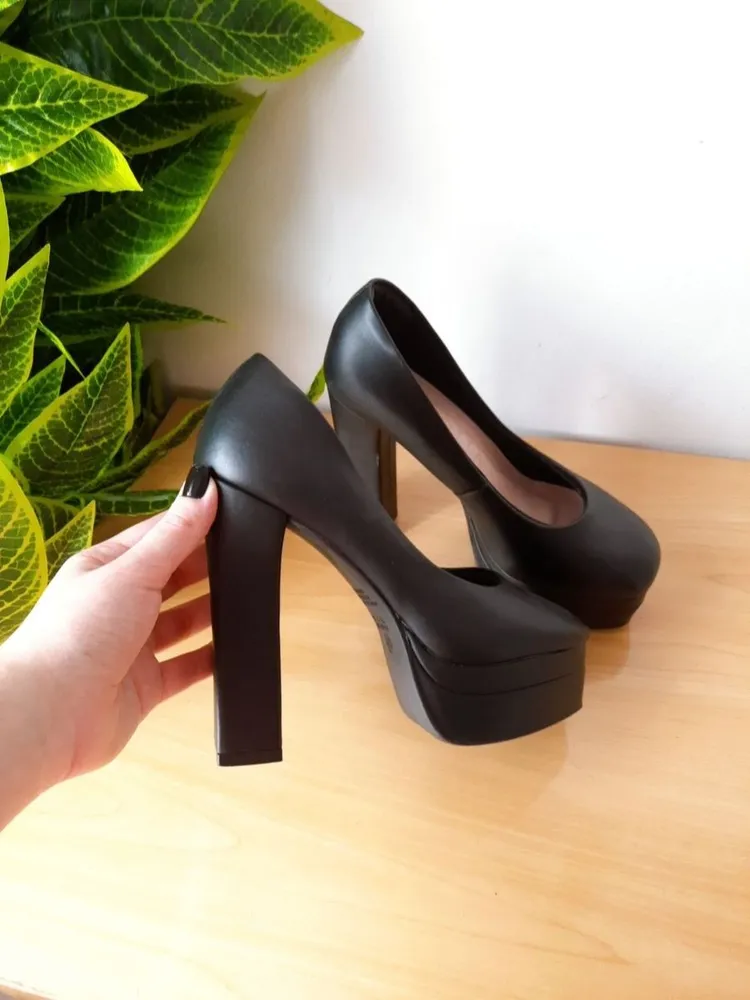sapato preto plataforma mariotta 36