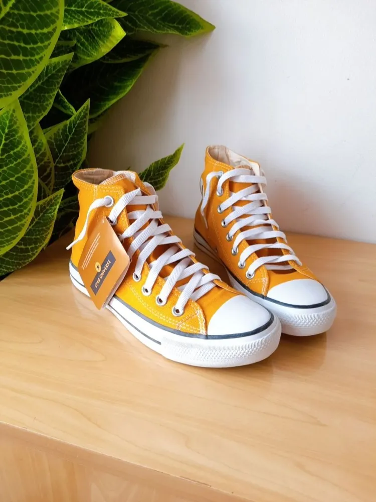 tênis cano alto star universe amarelo 38