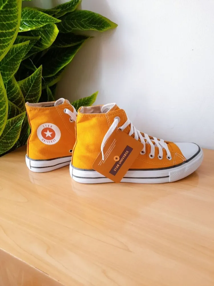 tênis cano alto star universe amarelo 38