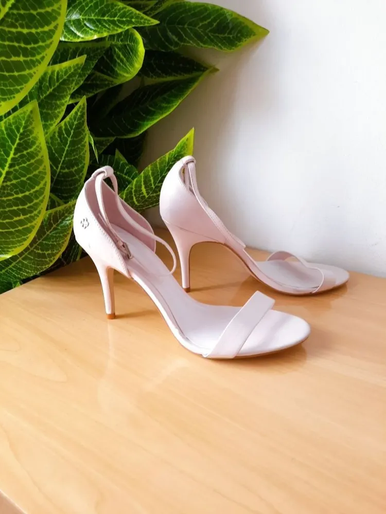 sandália capodarte salto fino rosa claro 38