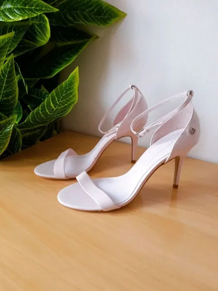 sandália capodarte salto fino rosa claro 38