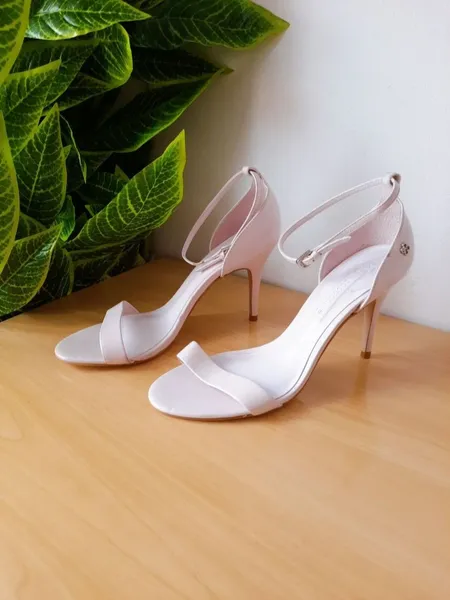 sandália capodarte salto fino rosa claro 38