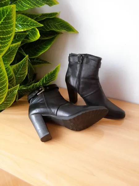 bota couro legítimo cano curto preta 36