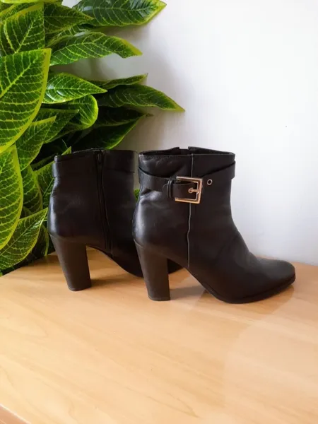 bota couro legítimo cano curto preta 36