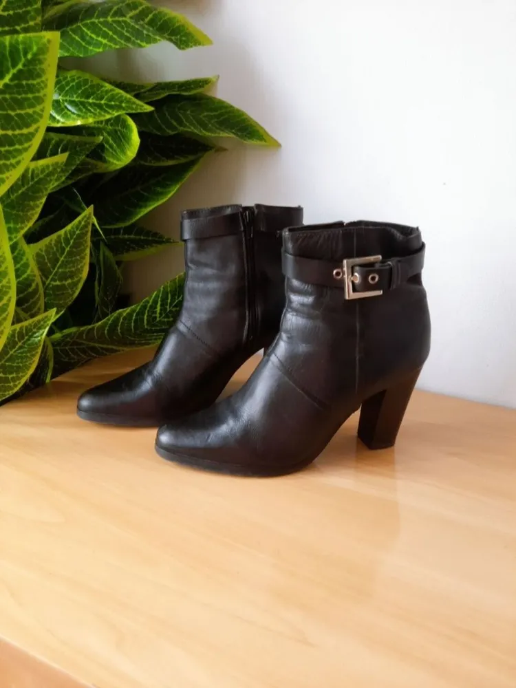 bota couro legítimo cano curto preta 36