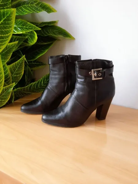 bota couro legítimo cano curto preta 36