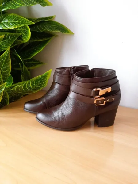 bota couro legítimo cano curto marrom 36