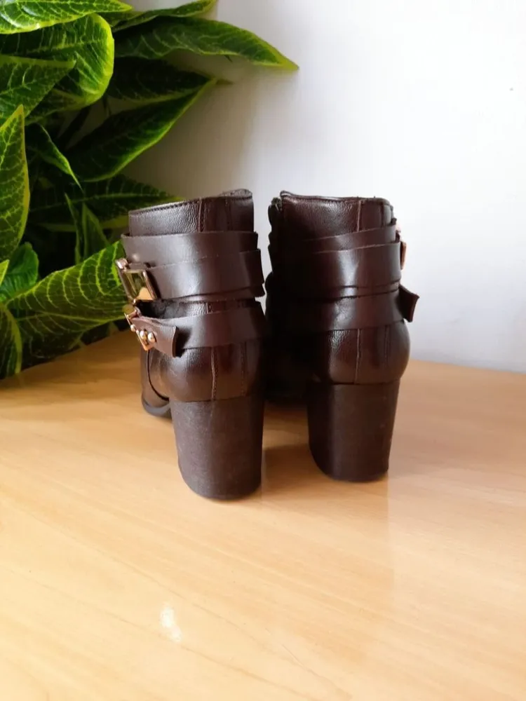bota couro legítimo cano curto marrom 36