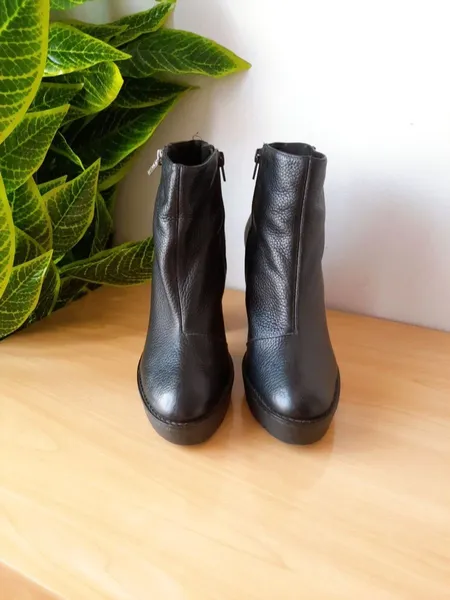 bota arezzo couro legítimo preta 37