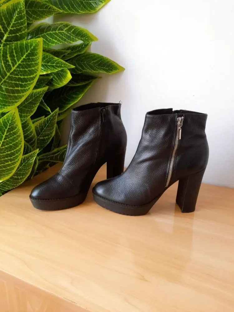 bota arezzo couro legítimo preta 37