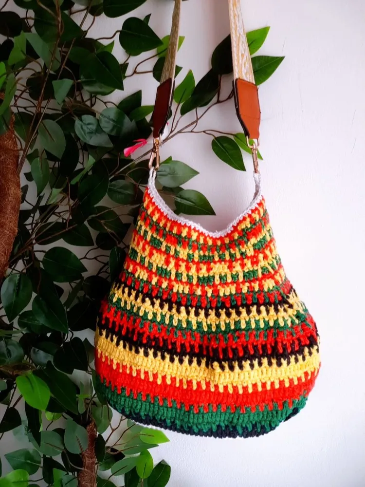 bolsa de crochê jamaicana tiracolo