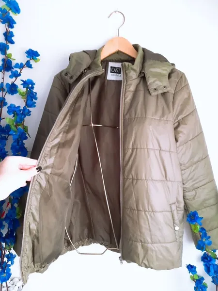 jaqueta puffer verde militar com capuz cast m