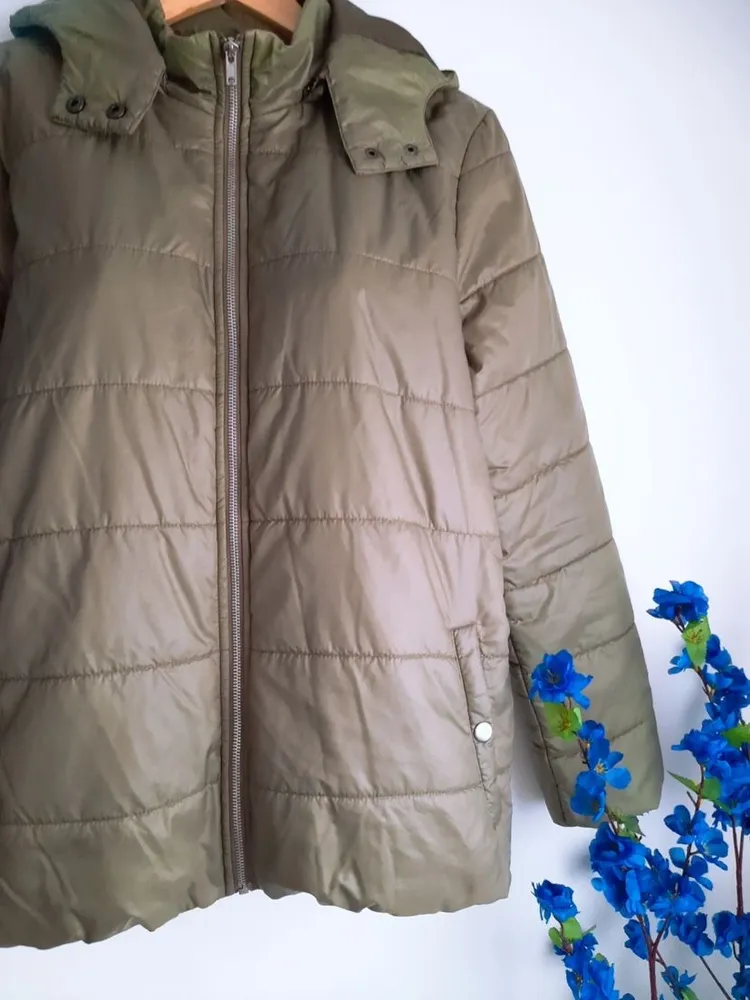 jaqueta puffer verde militar com capuz cast m