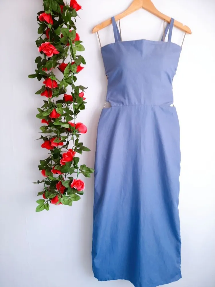 vestido midi azul claro com amarração p