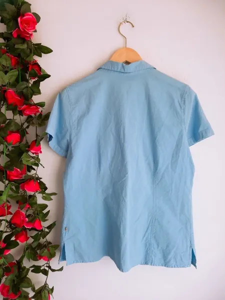 camisa bordada azul claro
