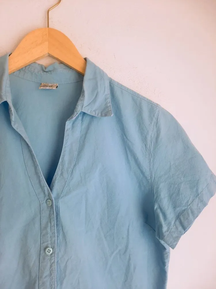 camisa bordada azul claro