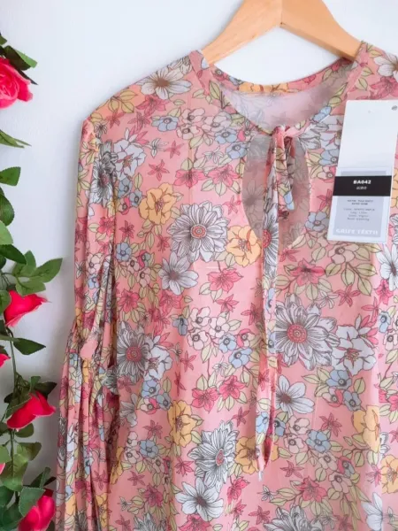 blusa em tule floral estampado