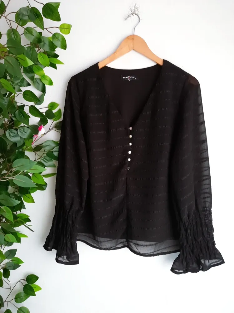 blusa preta chiffon trabalhada