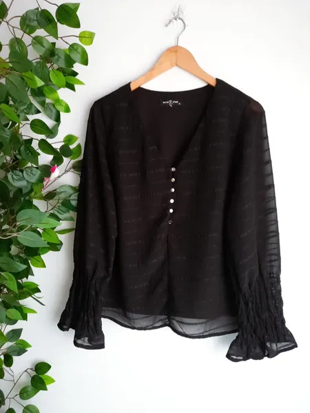 blusa preta chiffon trabalhada