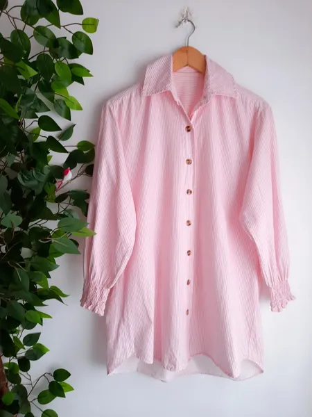 camisa listrada branco com rosa