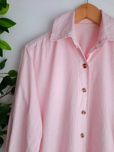 camisa listrada branco com rosa