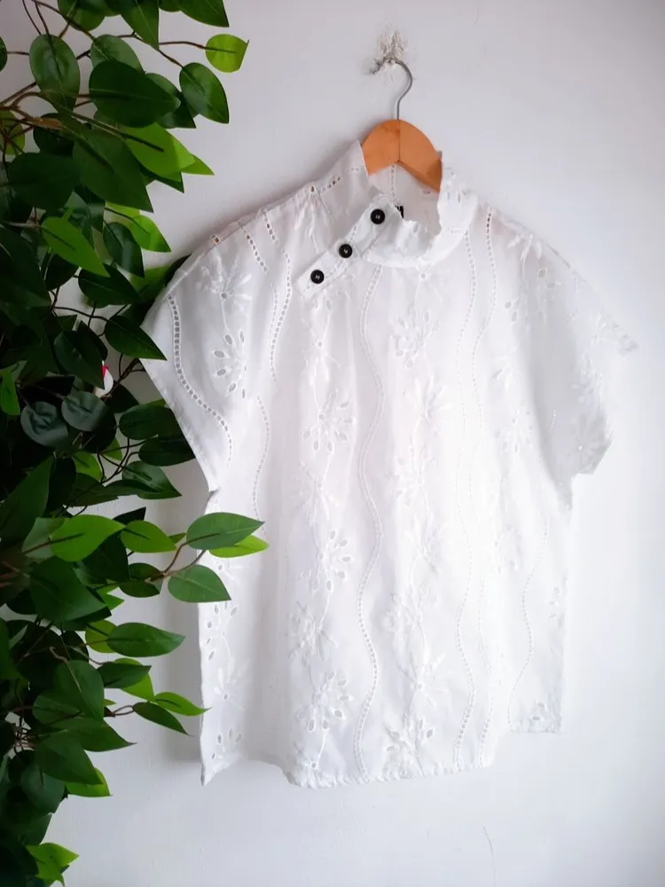 blusa oriental em laise branca shein