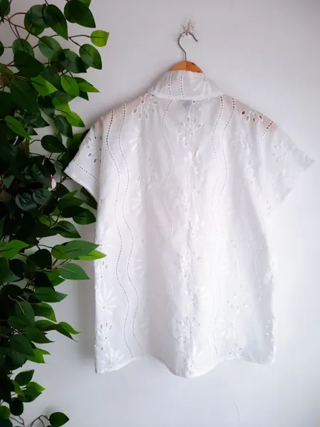 blusa oriental em laise branca shein
