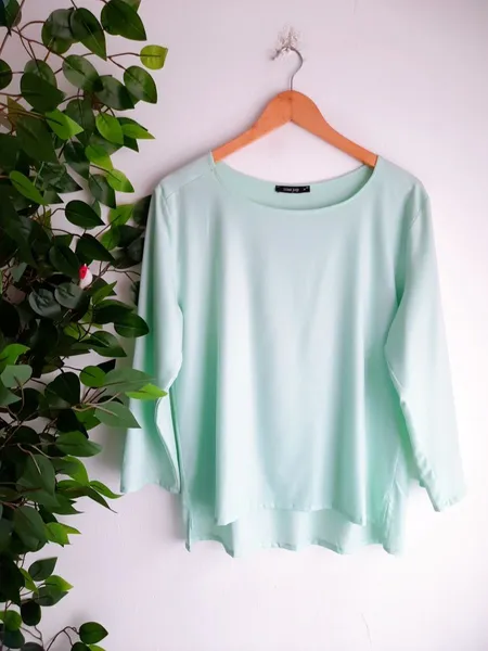 blusa verde menta com brilho
