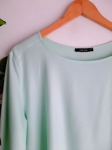 blusa verde menta com brilho