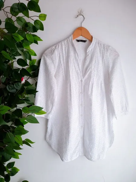 camisa em laise branca zara p