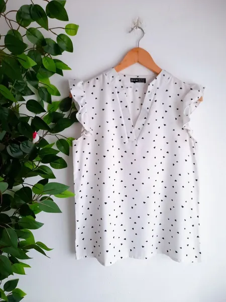blusa estampada corações branca shein p