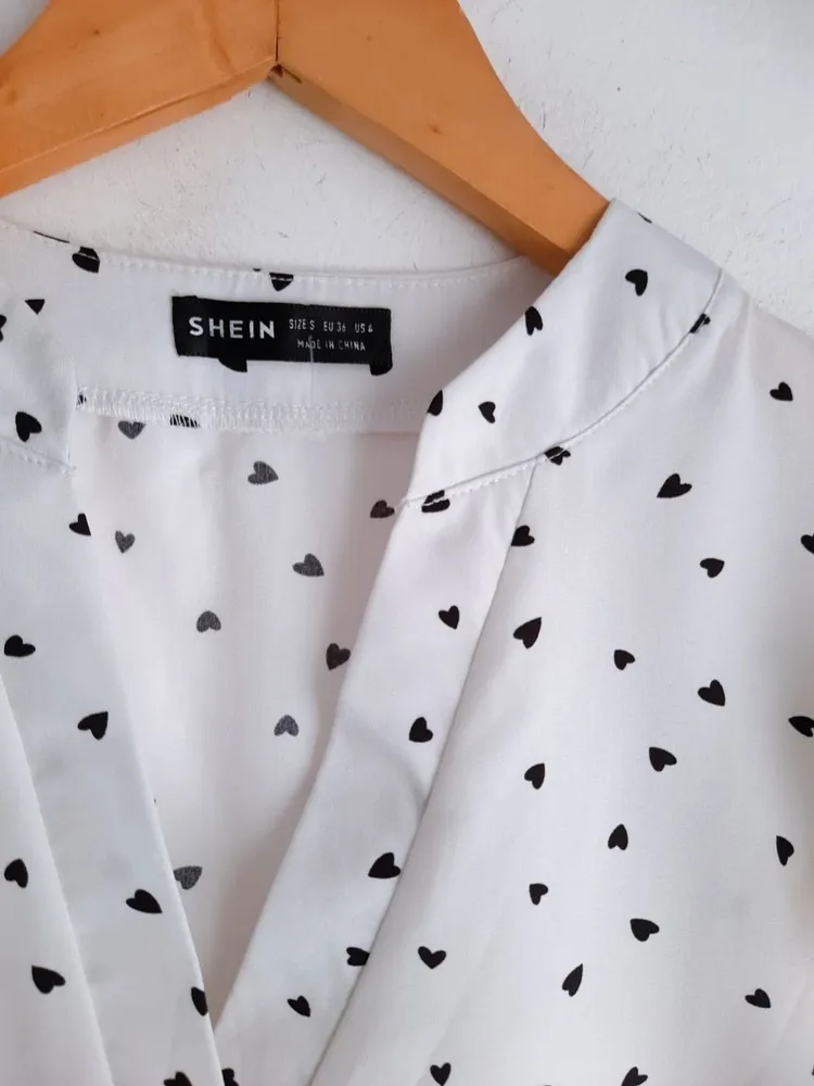 blusa estampada corações branca shein p