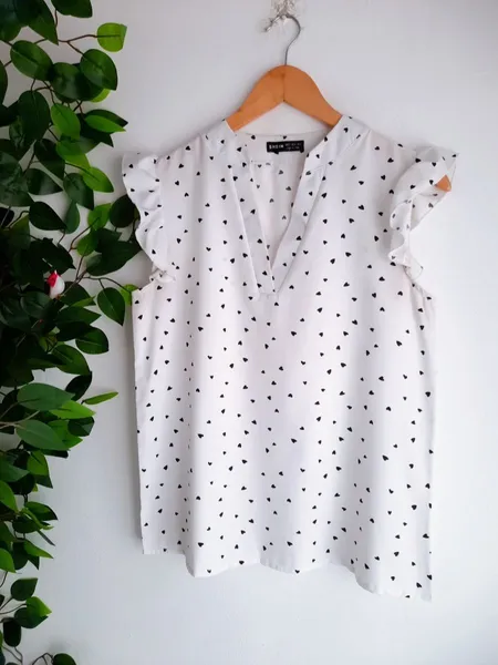 blusa estampada corações branca shein p