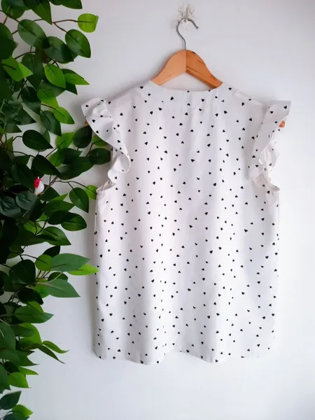 blusa estampada corações branca shein p