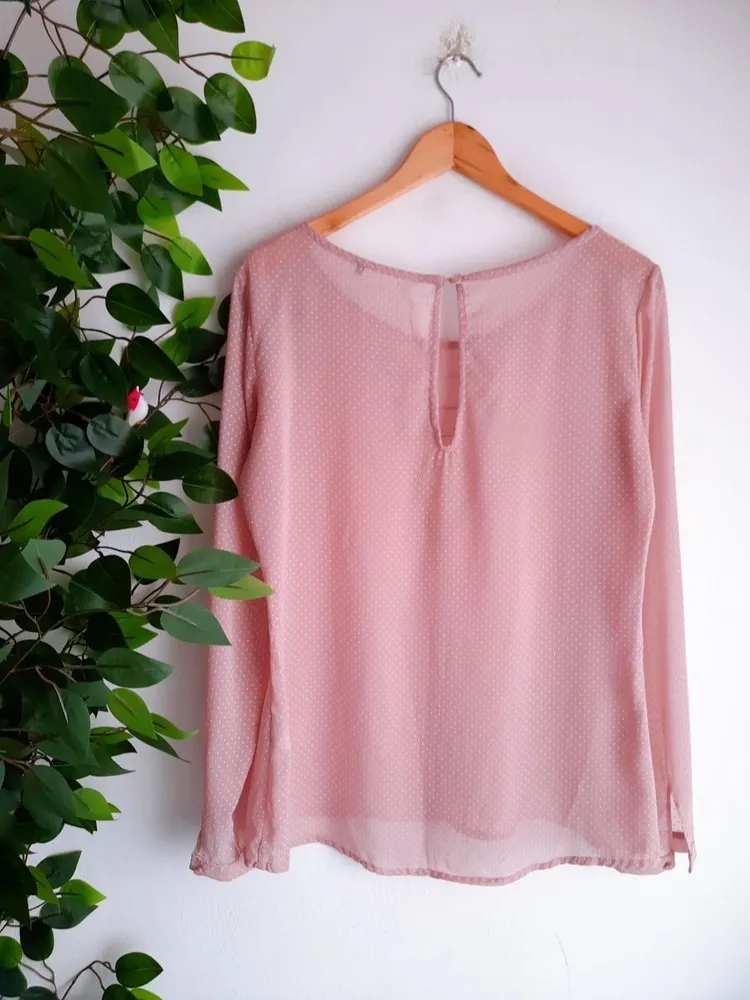blusa poá rosa claro