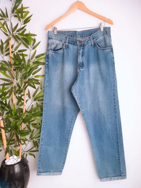 calça jeans reta azul claro newdenim