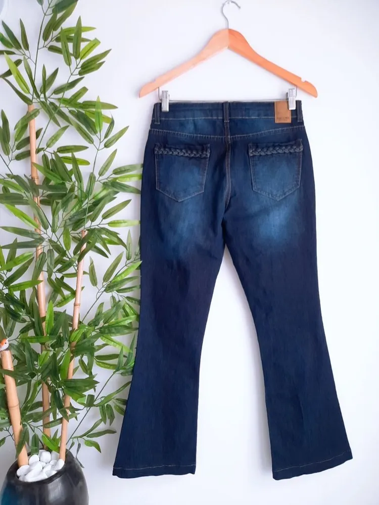 calça jeans flare azul urbano