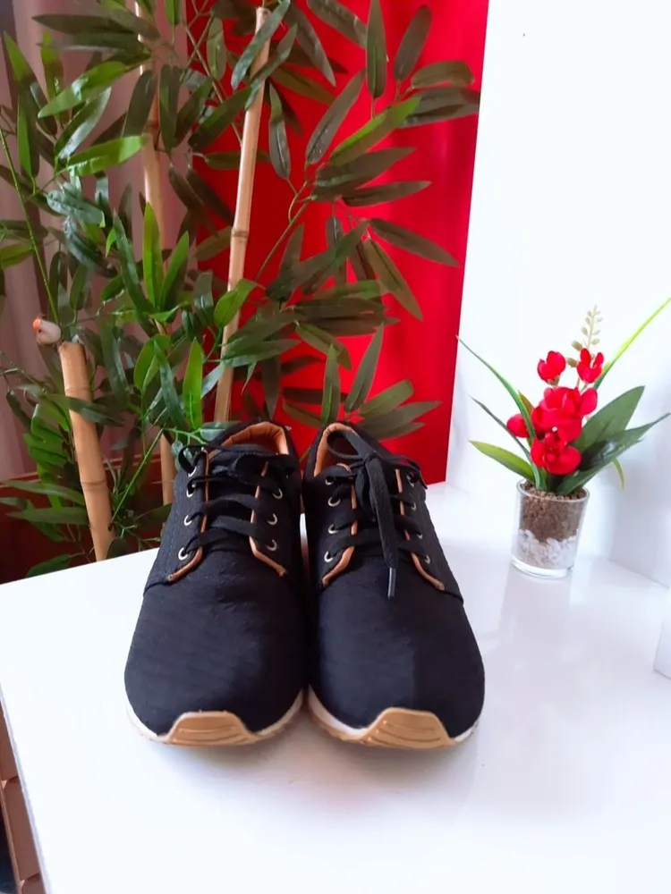 tênis feminino preto com branco