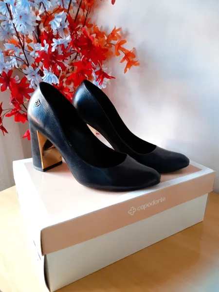 sapato scarpin em couro preto capodarte 36