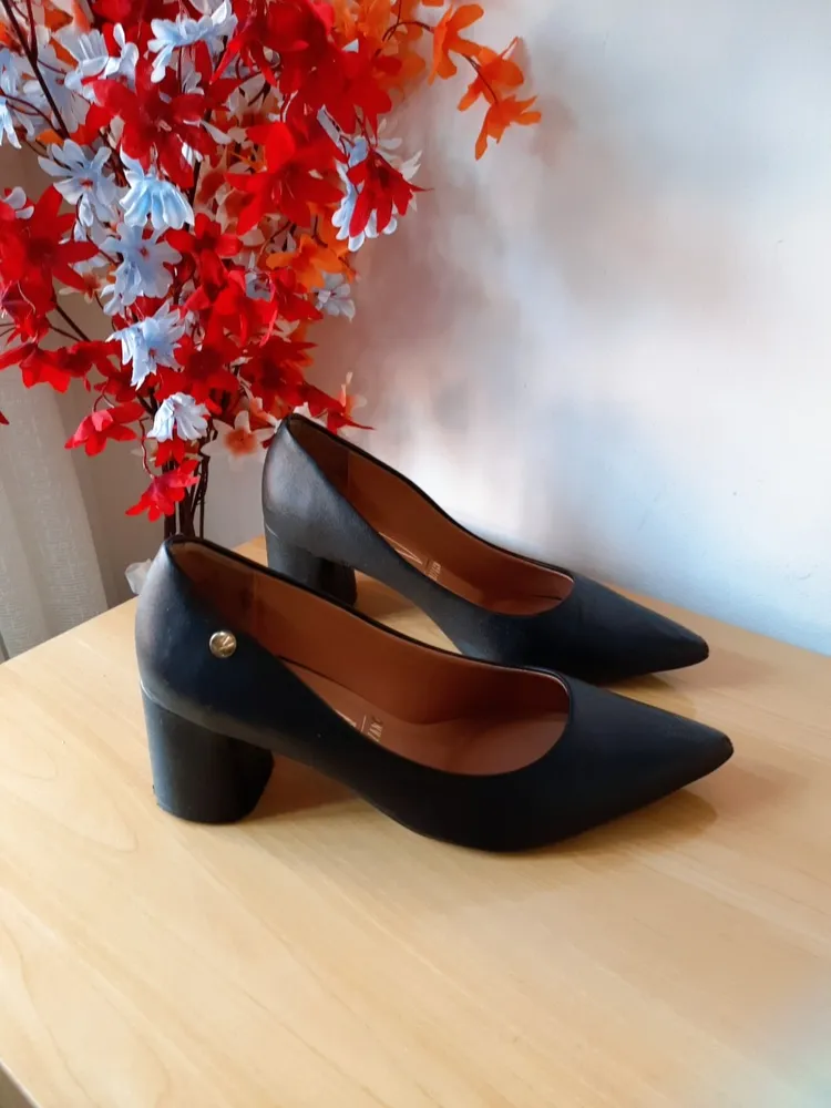 sapato scarpin preto vizzano 38