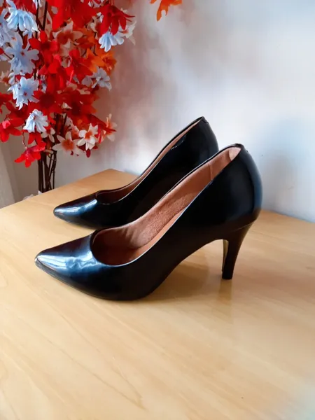 sapato scarpin preto em verniz mr cat