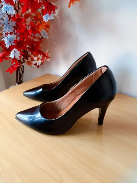 sapato scarpin preto em verniz mr cat