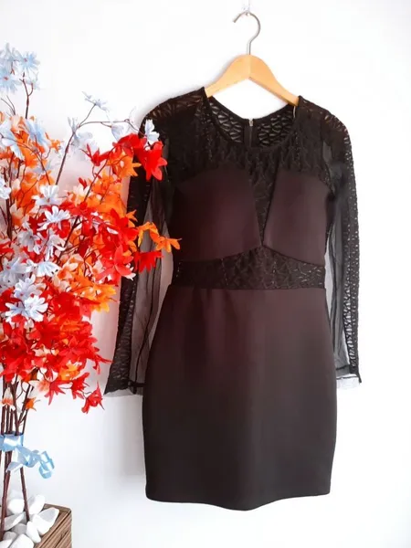 vestido preto com tule e renda m