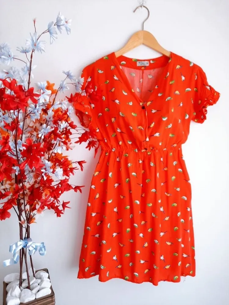 vestido estampado passarinhos laranja