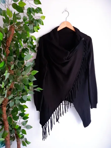 cardigan poncho preto transpassado lã