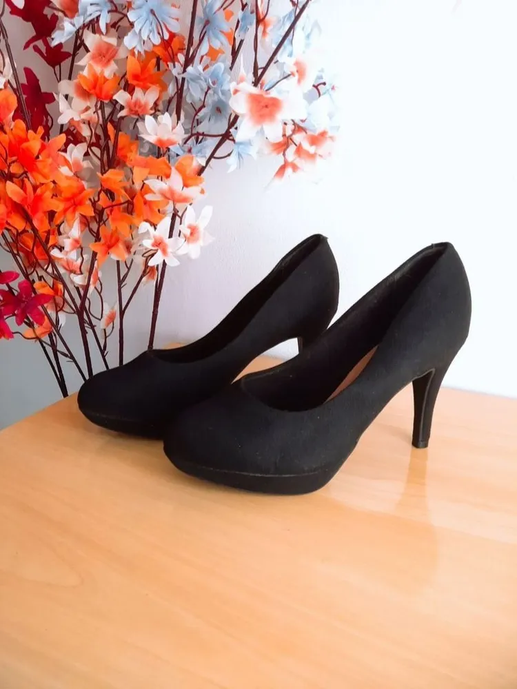 sapato preto camurça vizzano 35