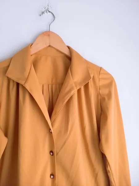 camisa social amarelo mostarda p