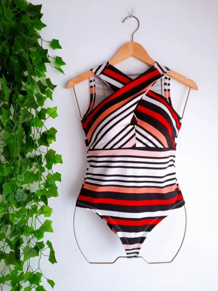 body transpassado listrado vermelho com vermelho