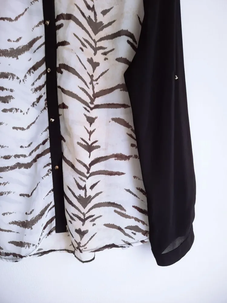 camisa preto e branco estampada feminina m
